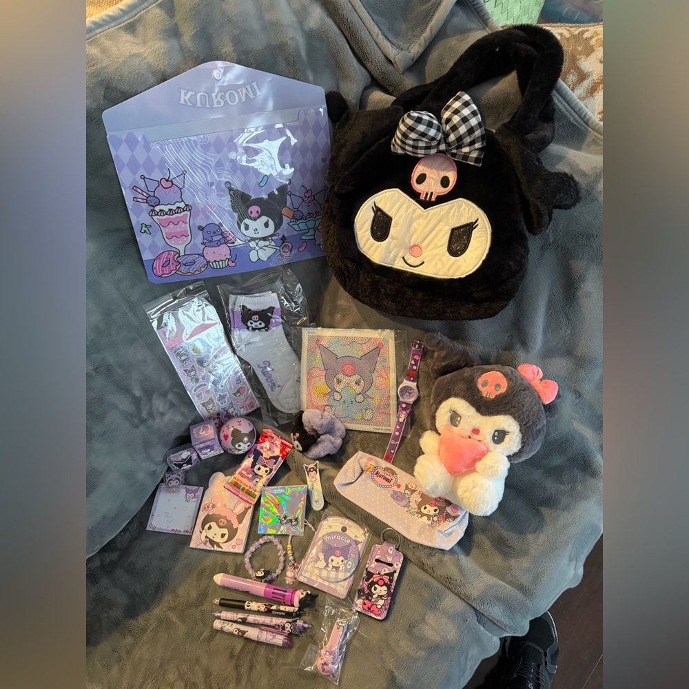 💜💜Sanrio Kuromi Zippered Bag Purse and Accessories Bundle - Over 20 Items